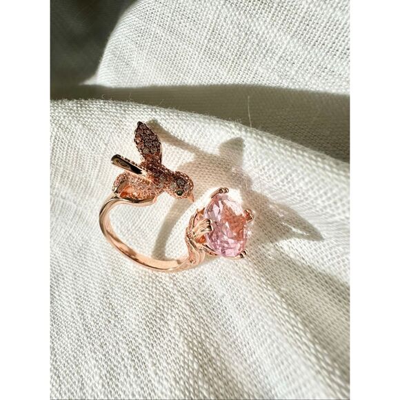 Beautiful oval light pink cubic zirconia adjustable hummingbird ring - Picture 2 of 8